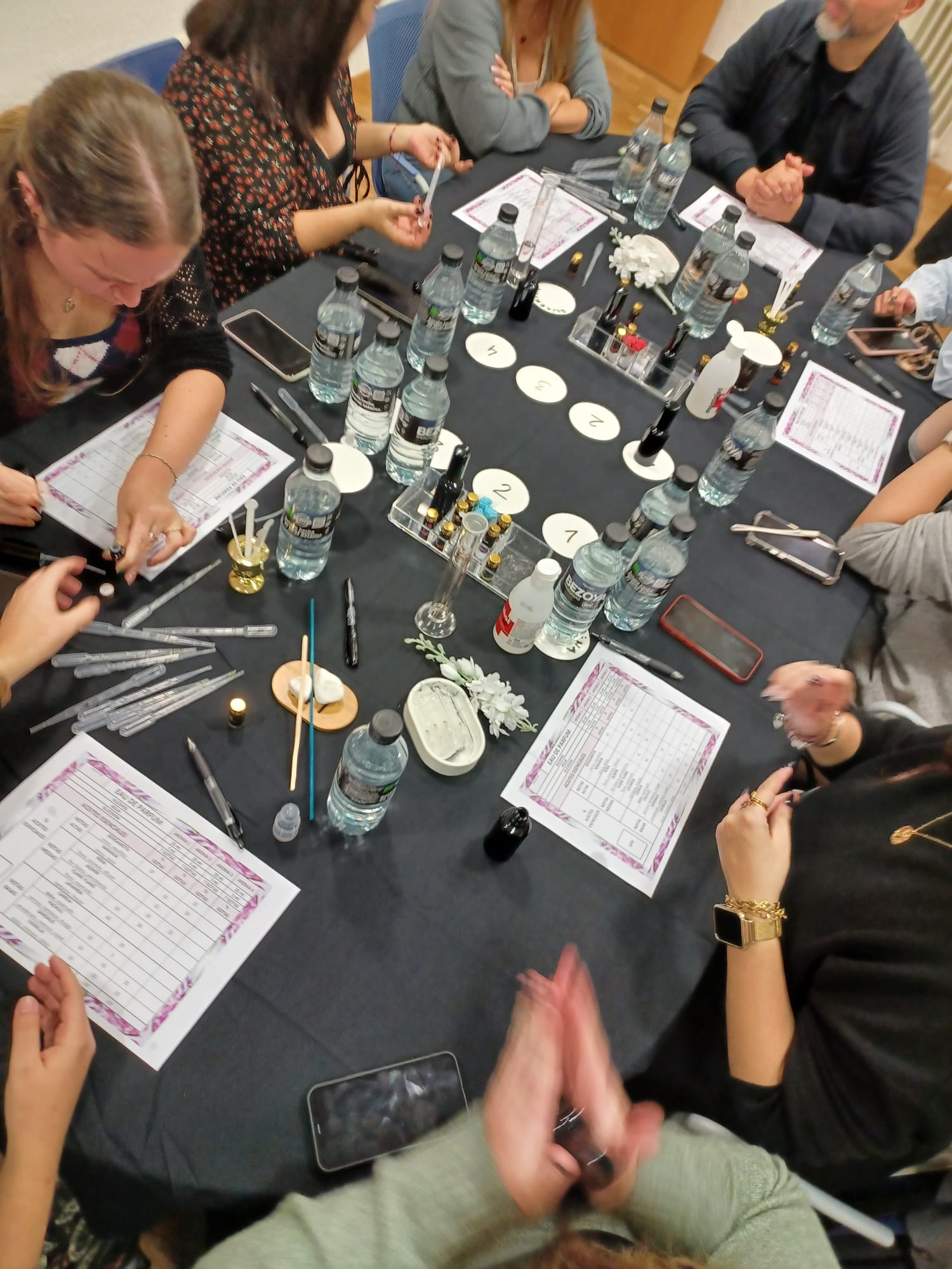 Taller de Aromas Crea tu Perfume para eventos_4